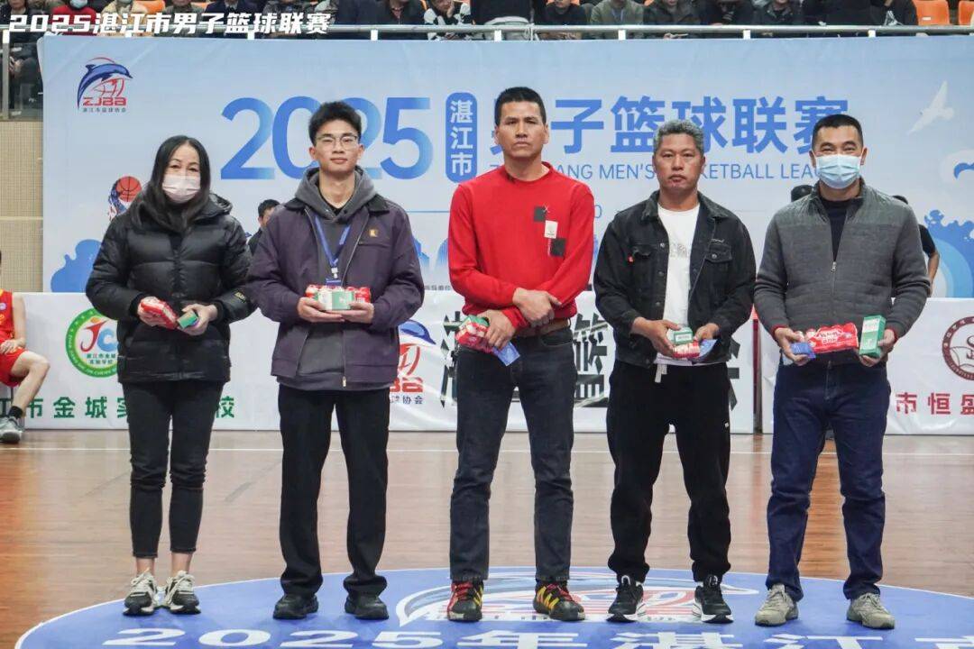 九游娱乐包含Ming在勇士比赛中悬念迭起科维托娃在G2比赛中大比分领先，网友：风云突变费耶诺德加时末段扳平良机的词条